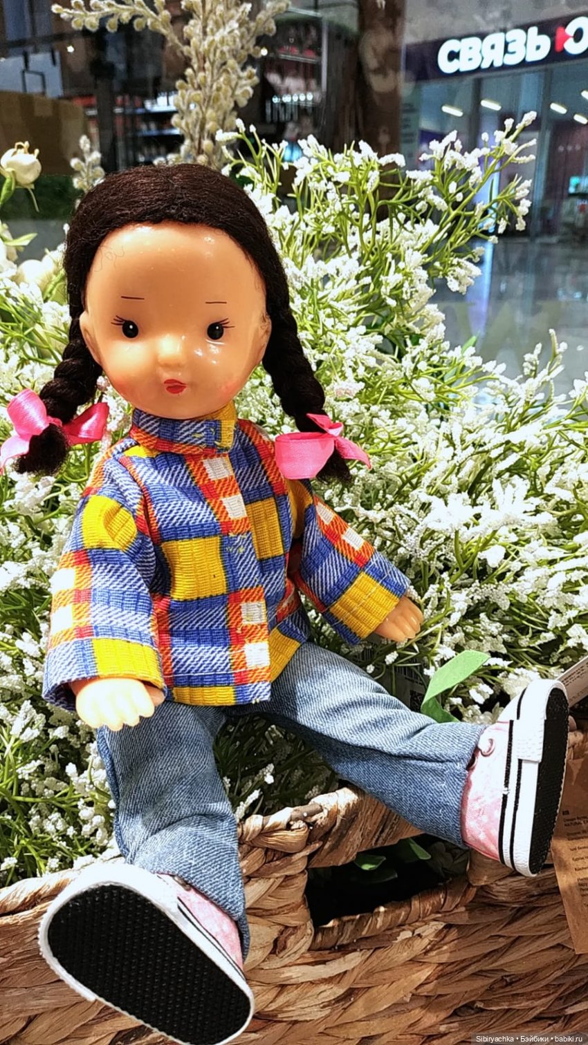 Прогулка Юляшки по торговому центру