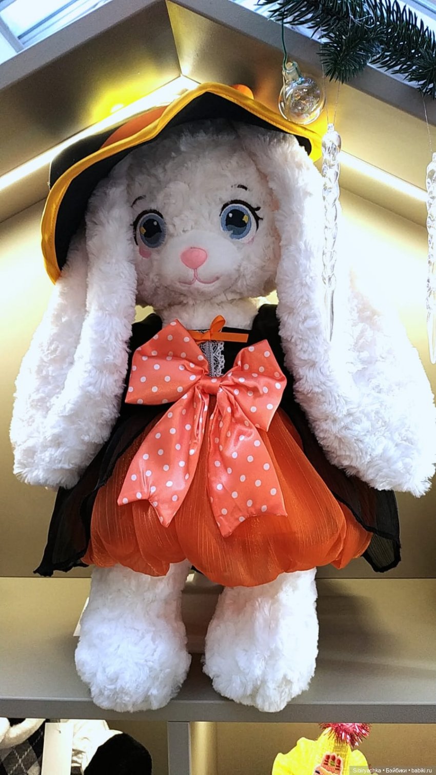 Прогулка Юляшки по торговому центру