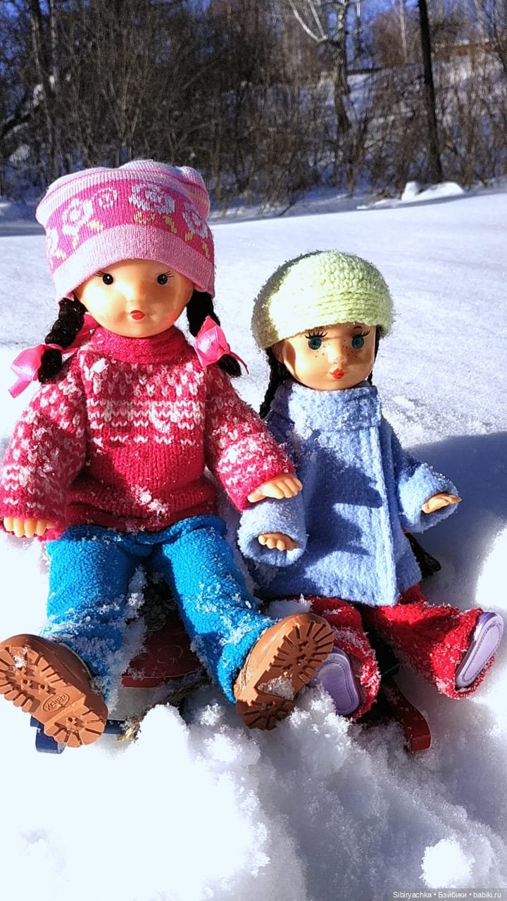 Юляшка, Вета и Том гуляют в лесу. Часть II