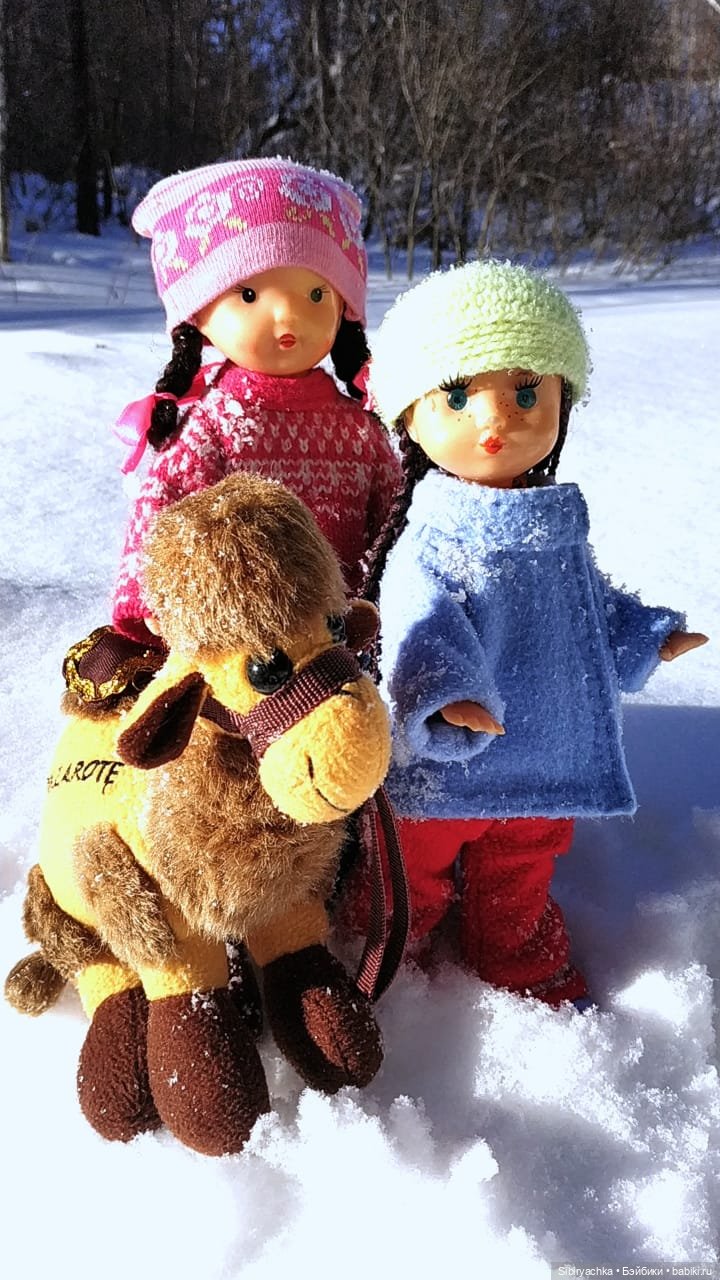 Юляшка, Вета и Том гуляют в лесу. Часть II