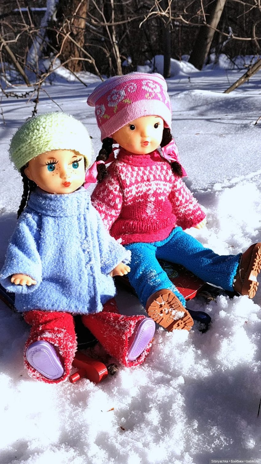 Юляшка, Вета и Том гуляют в лесу. Часть II