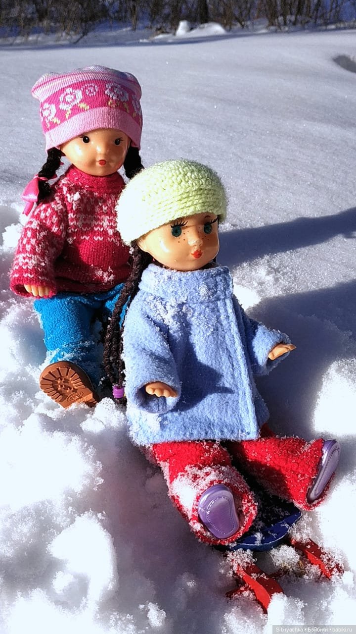 Юляшка, Вета и Том гуляют в лесу. Часть II