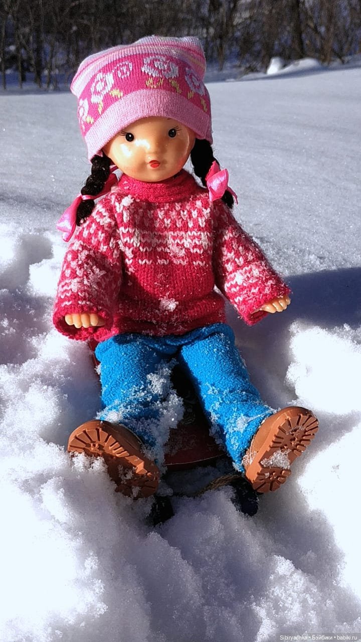 Юляшка, Вета и Том гуляют в лесу. Часть II