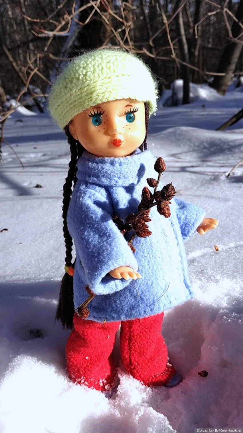 Юляшка, Вета и Том гуляют в лесу. Часть I