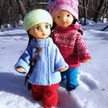 Юляшка, Вета и Том гуляют в лесу. Часть I.