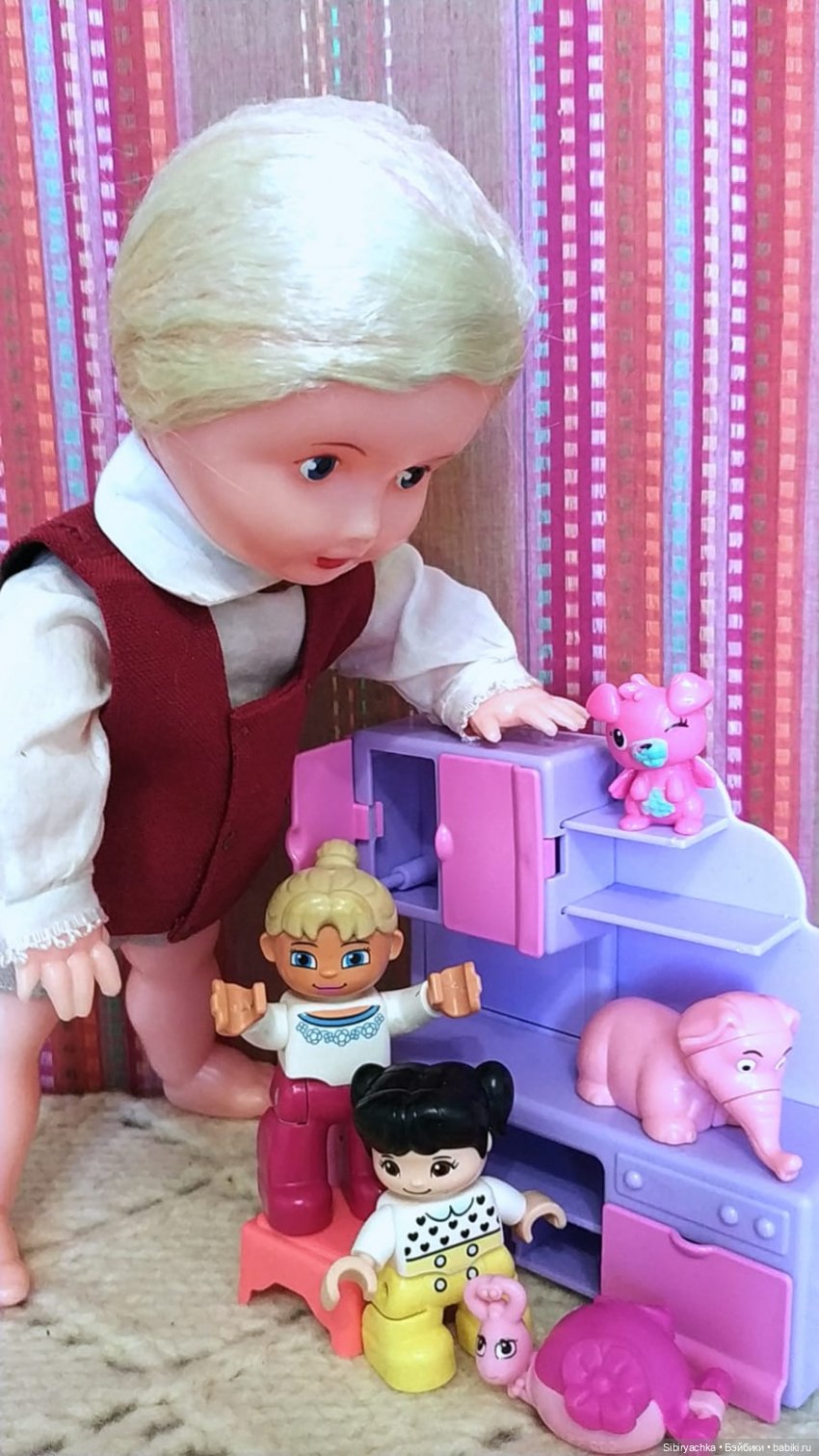 Юри и его куклам никогда не бывает скучно (фото 10)