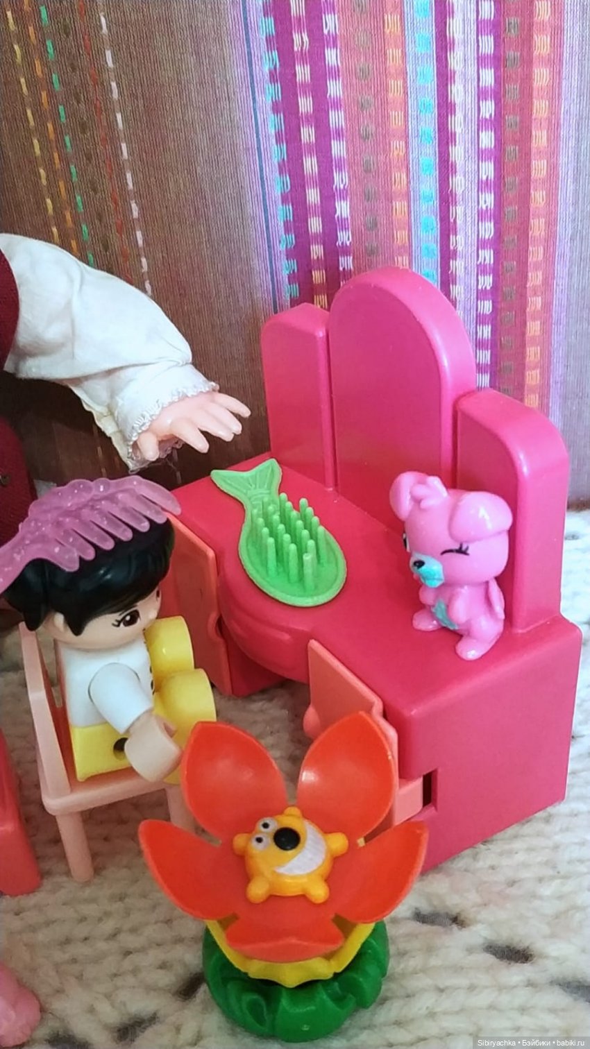 Юри и его куклам никогда не бывает скучно (фото 8)