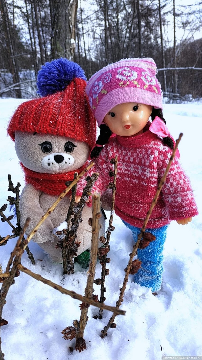 Юляшка и кот Сеня гуляют в лесу