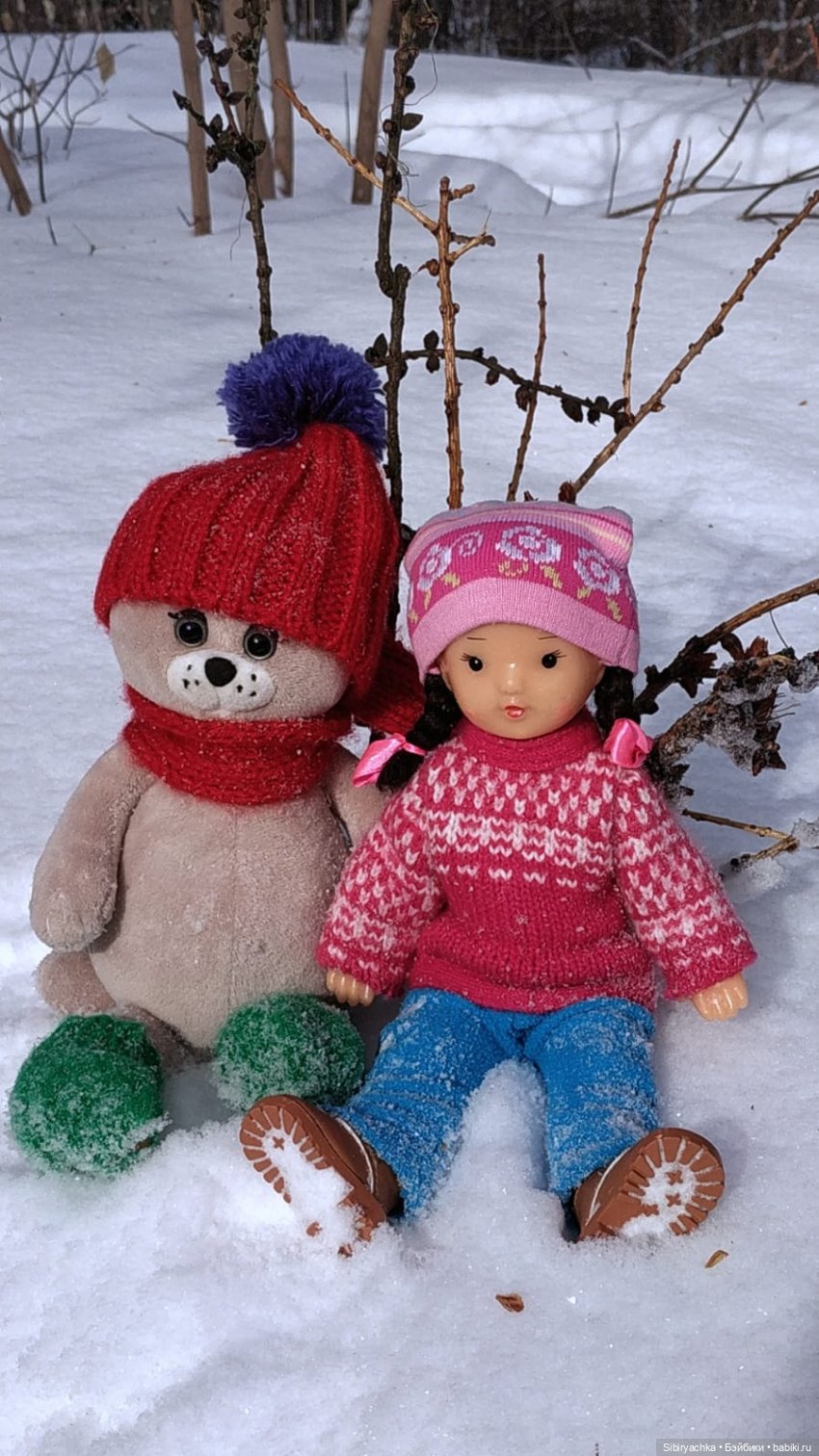 Юляшка и кот Сеня гуляют в лесу