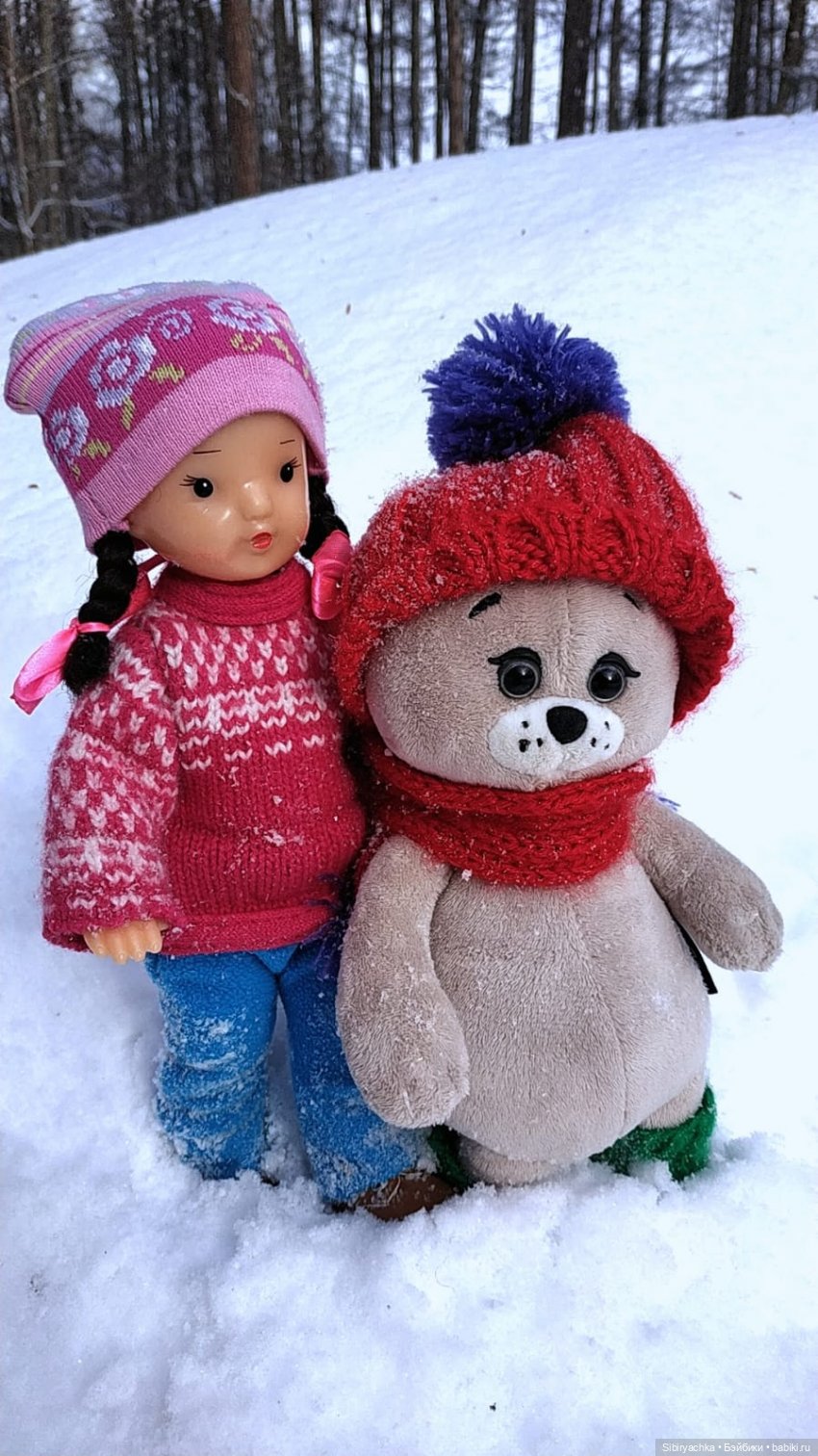 Юляшка и кот Сеня гуляют в лесу