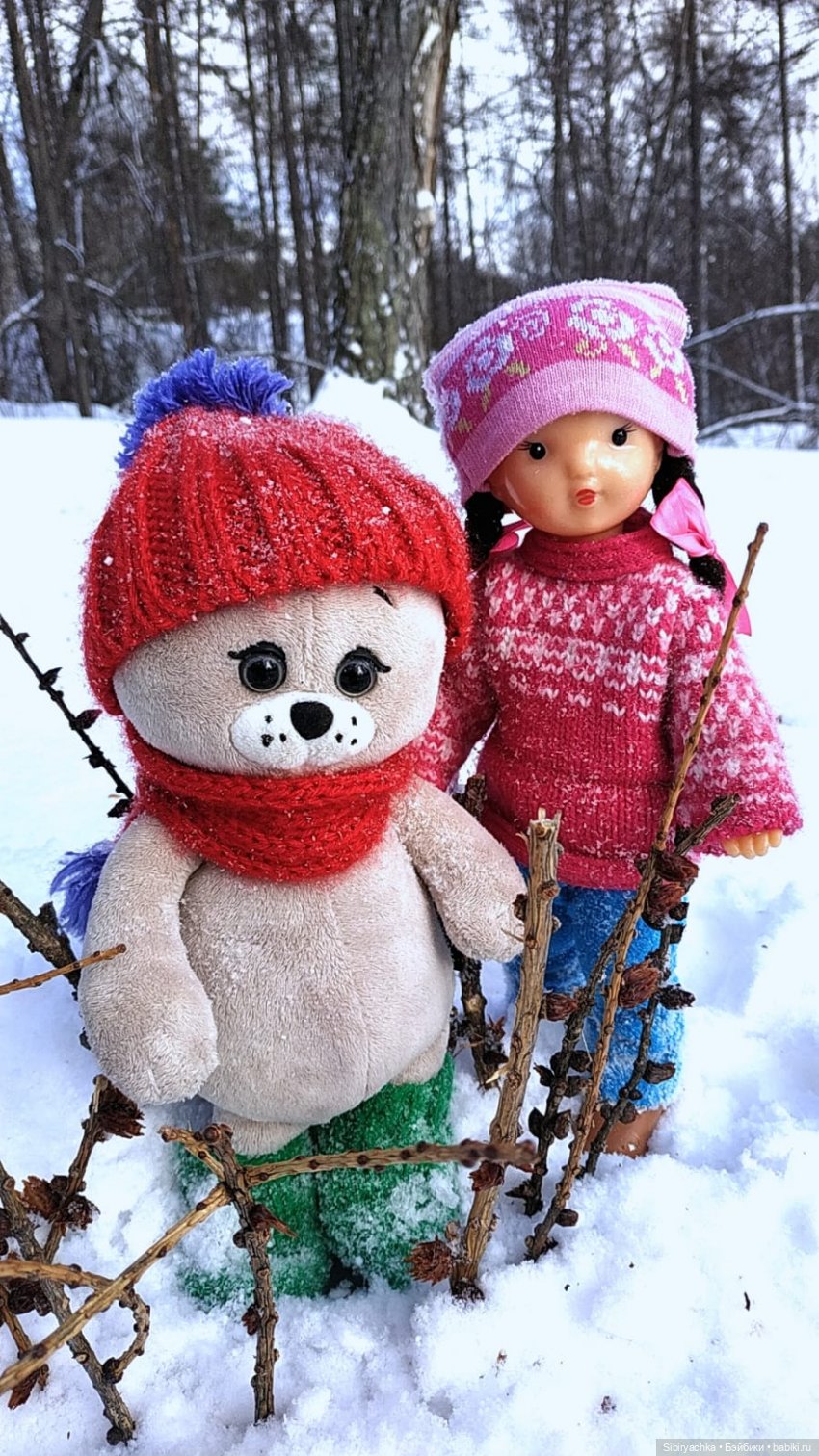 Юляшка и кот Сеня гуляют в лесу