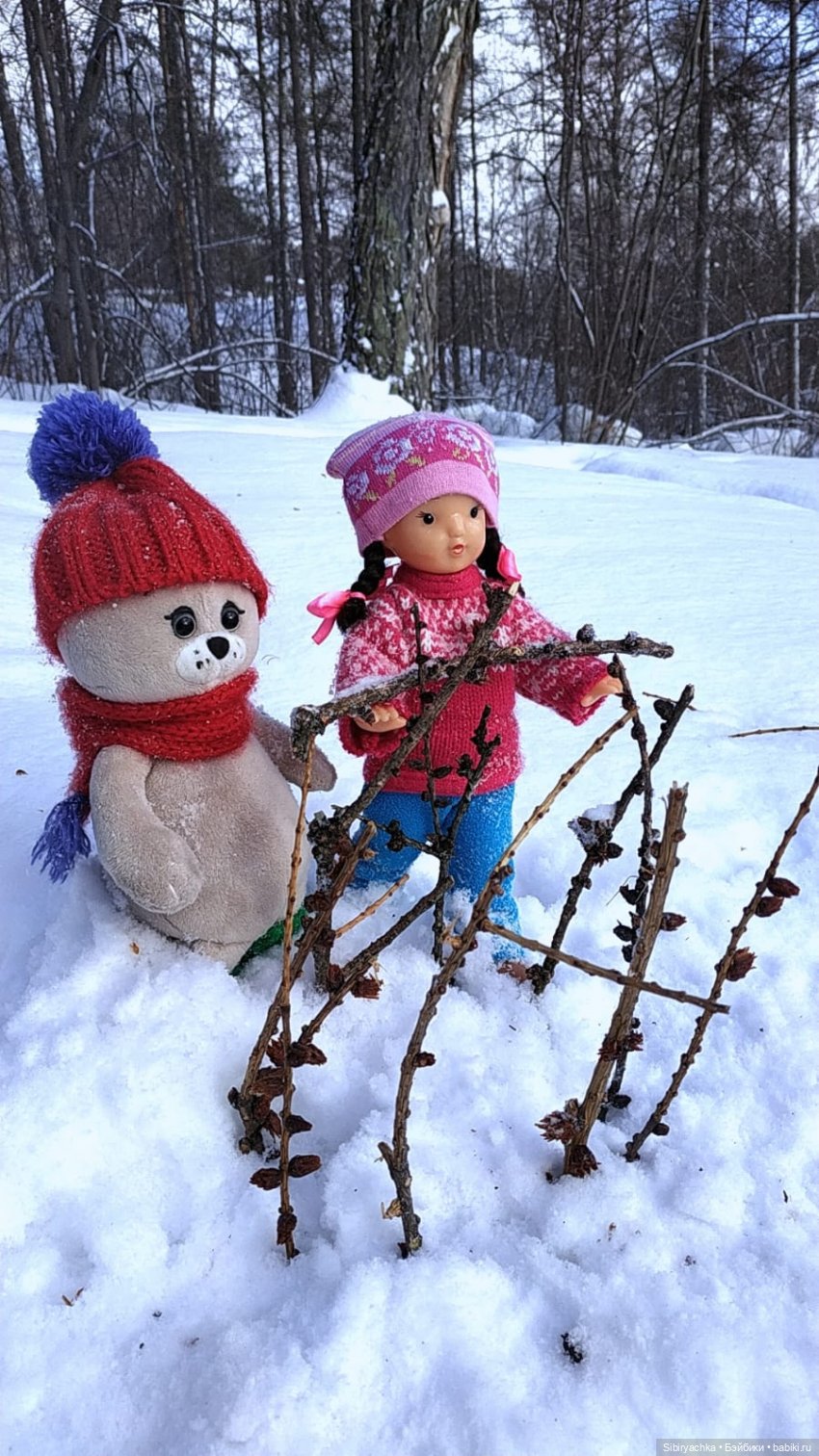 Юляшка и кот Сеня гуляют в лесу