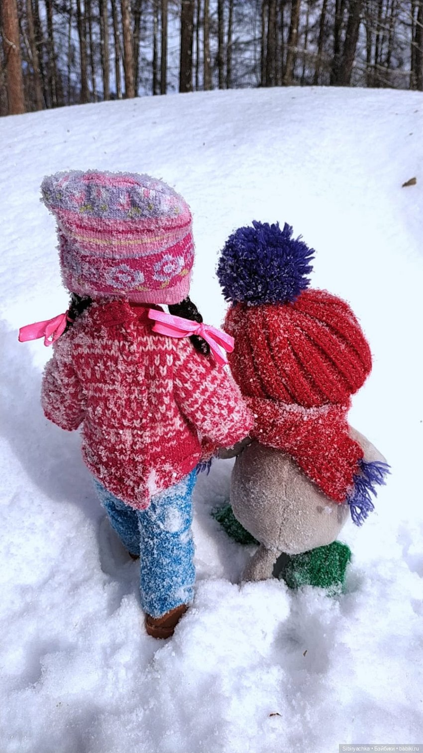 Юляшка и кот Сеня гуляют в лесу