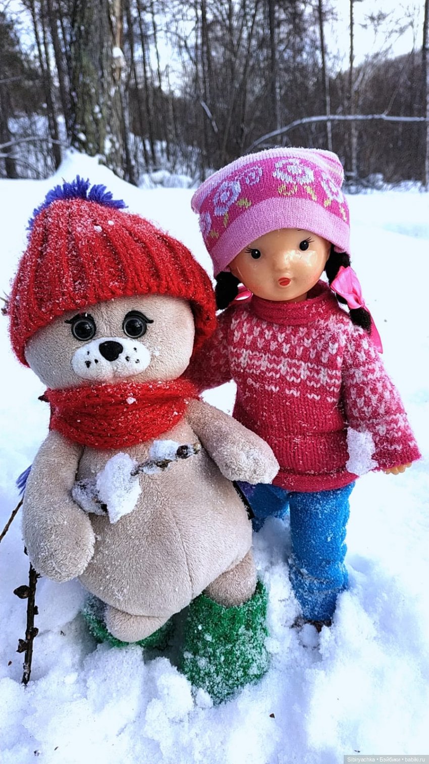 Юляшка и кот Сеня гуляют в лесу