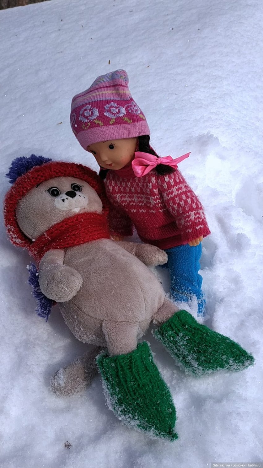 Юляшка и кот Сеня гуляют в лесу