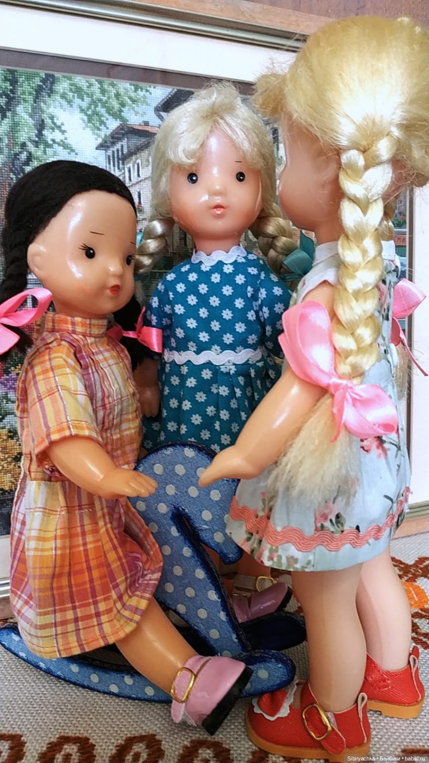 Юляшка и Ульяшка знакомятся с Марьяшкой