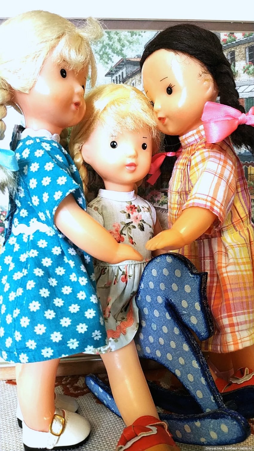 Юляшка и Ульяшка знакомятся с Марьяшкой