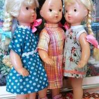 Юляшка и Ульяшка знакомятся с Марьяшкой.