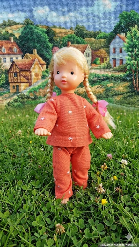 Ульяшка и Марьяшка примеряют наряды Юляшки (фото 4)