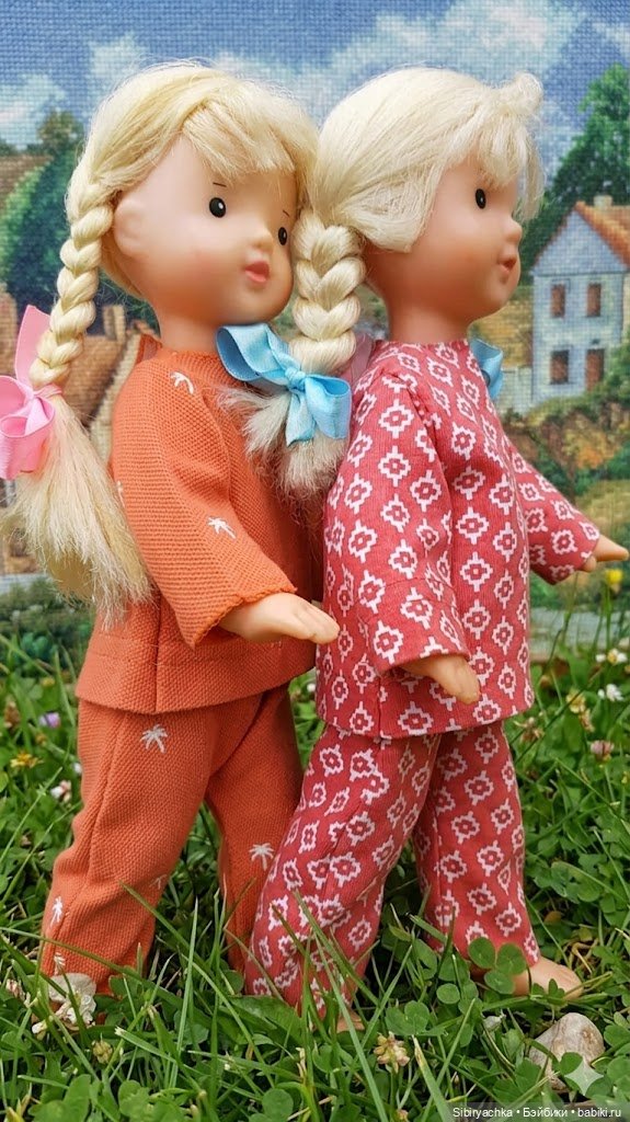 Ульяшка и Марьяшка примеряют наряды Юляшки (фото 7)