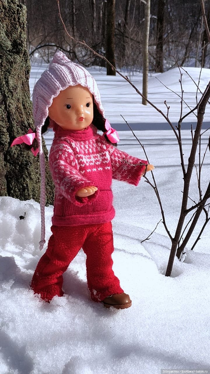 Каждая прогулка таит для Юляшки множество сюрпризов | Бэйбики Каждая прогулка таит для Юляшки множество сюрпризов