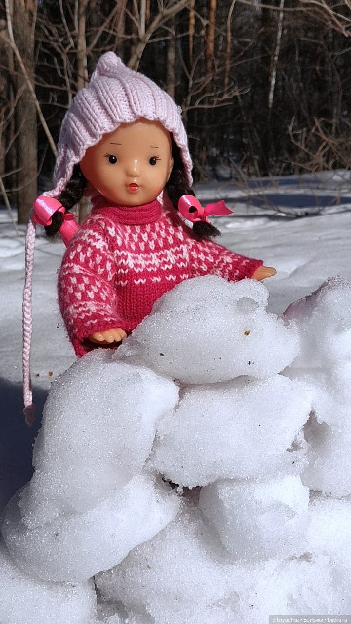 Зимние забавы Юляшки в весеннем лесу (фото 9)