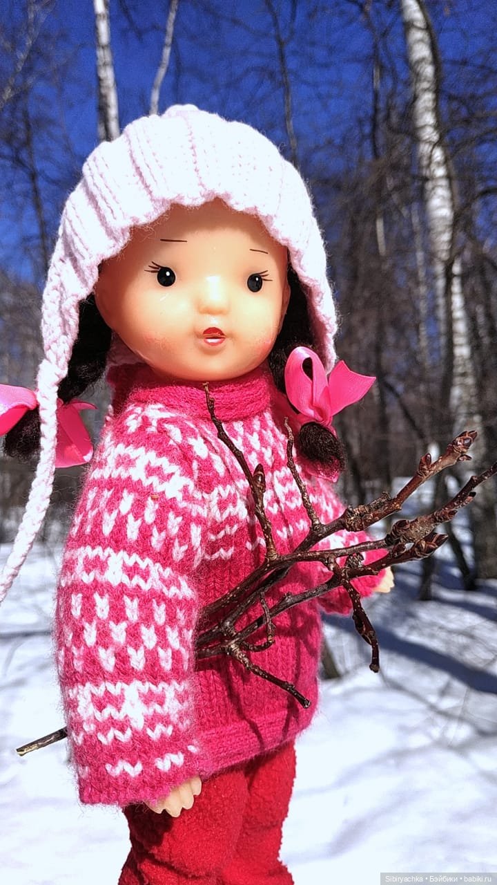 Зимние забавы Юляшки в весеннем лесу