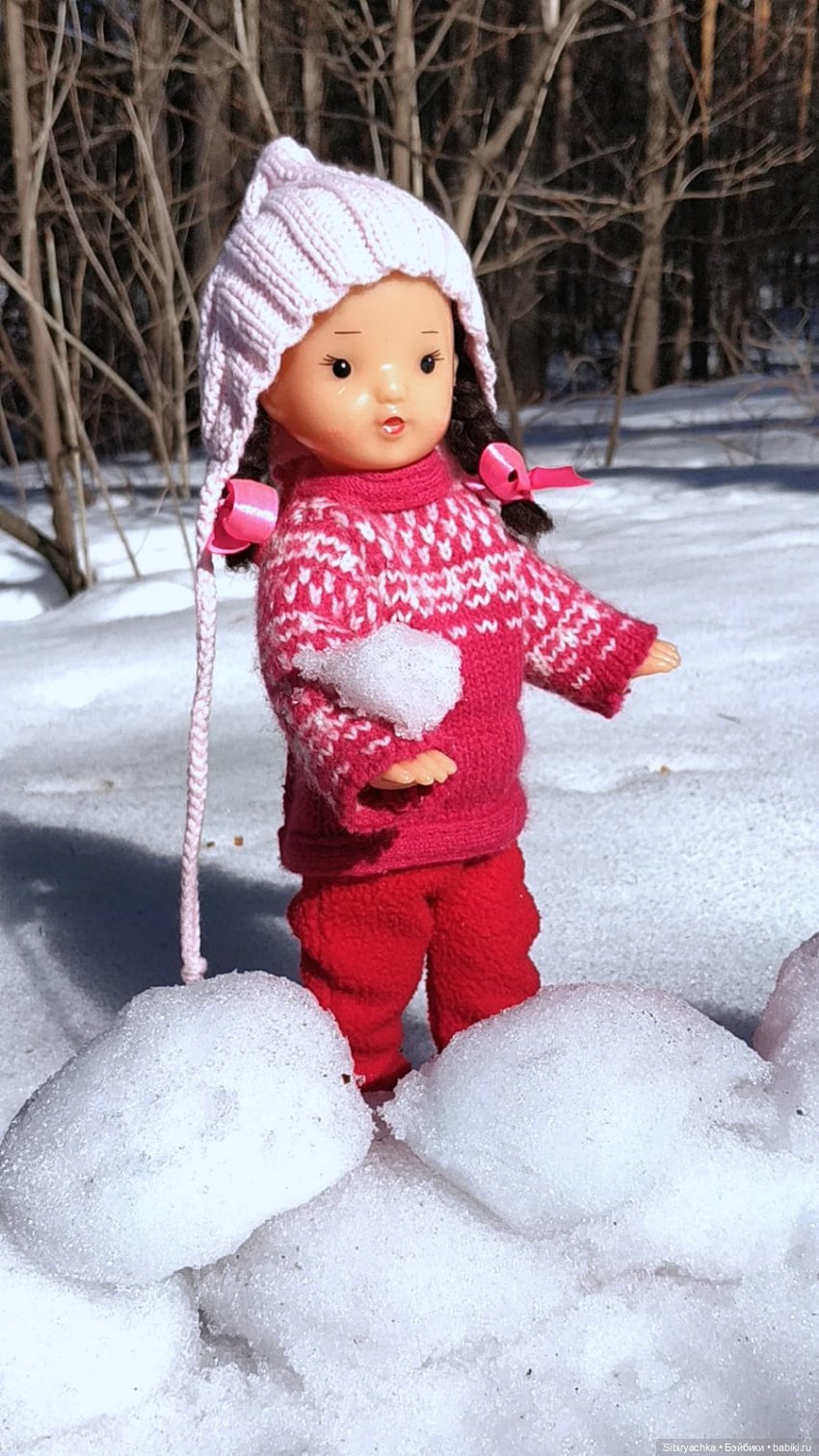 Зимние забавы Юляшки в весеннем лесу (фото 3)