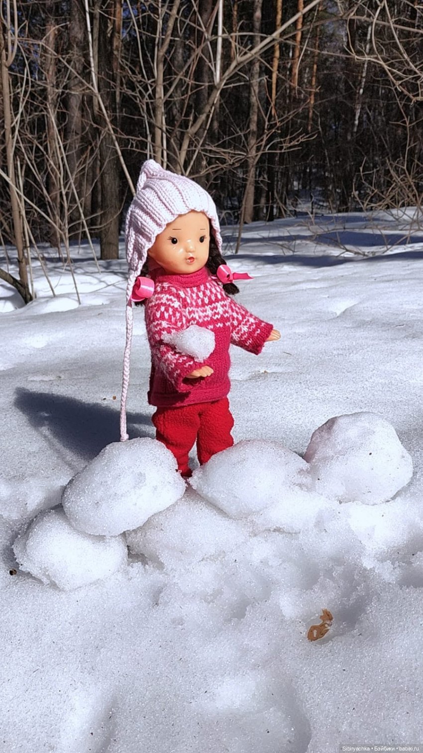 Зимние забавы Юляшки в весеннем лесу (фото 4)