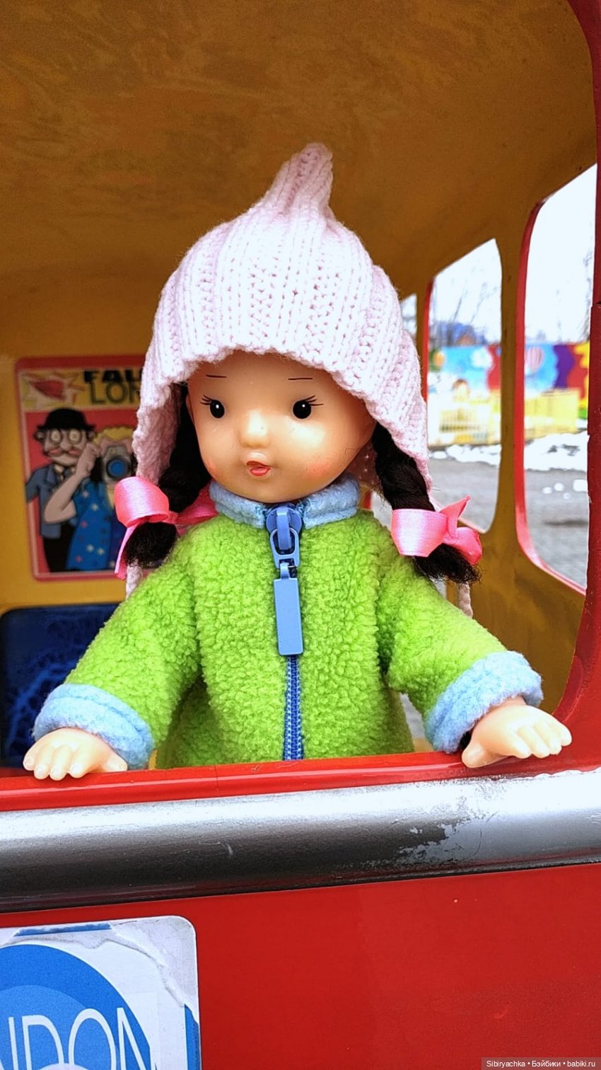 Юляшка гуляет в Городском саду