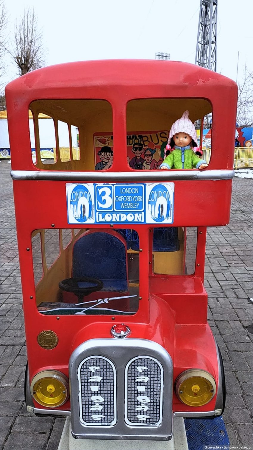 Юляшка гуляет в Городском саду