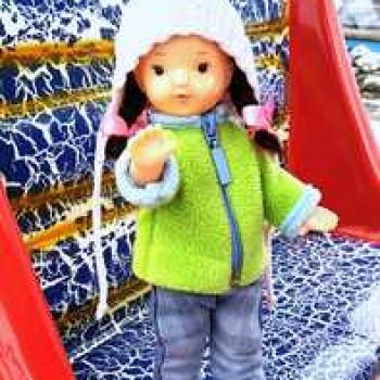 Юляшка гуляет в Городском саду.