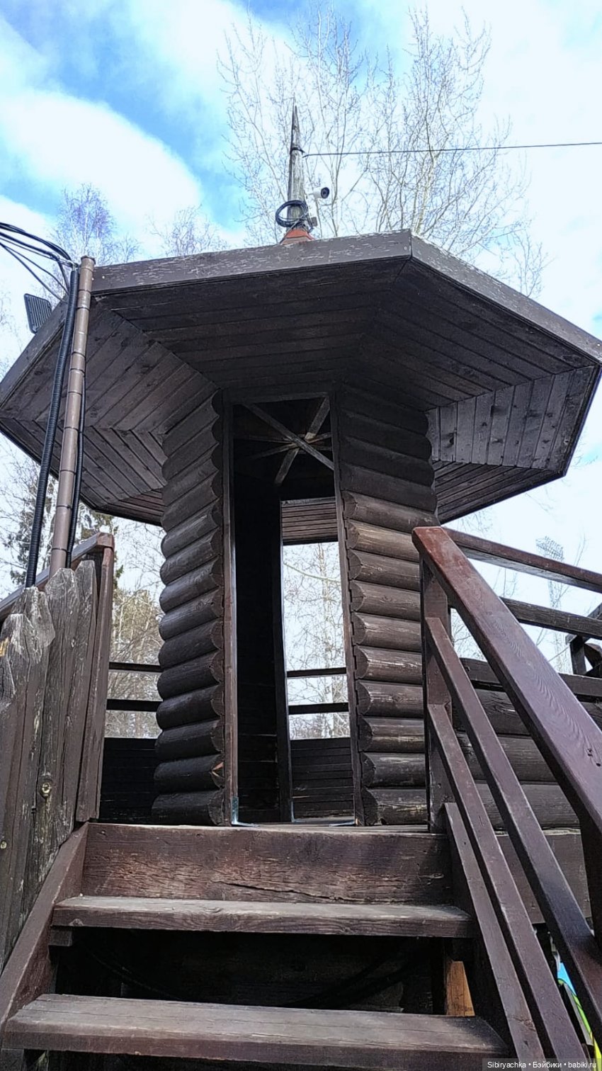 Юляшка на детской площадке