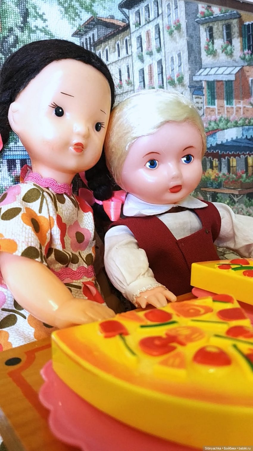 Новое платье Юляшки | Бэйбики Новое платье Юляшки — Советские винтажные куклы (СССР): Ленигрушка