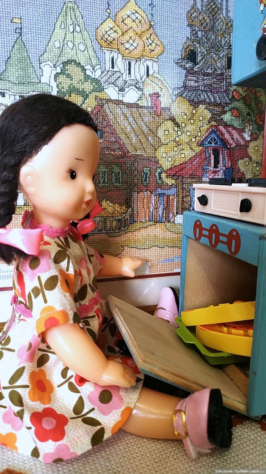 Юляшка готовит обед — Советские винтажные куклы (СССР): Ленигрушка