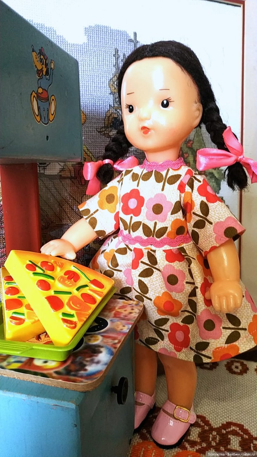 Юляшка готовит обед — Советские винтажные куклы (СССР): Ленигрушка