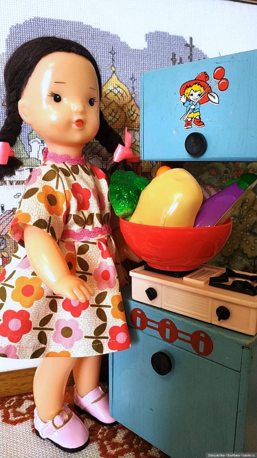 Юляшка готовит обед — Советские винтажные куклы (СССР): Ленигрушка (фото 8)