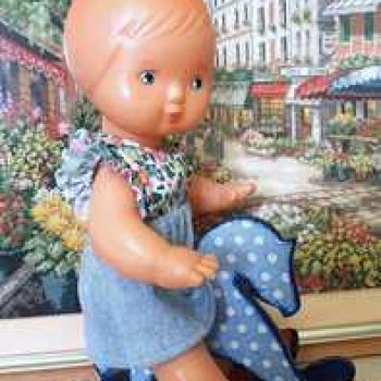 У Маруси дел немало, у Маруси много дел.