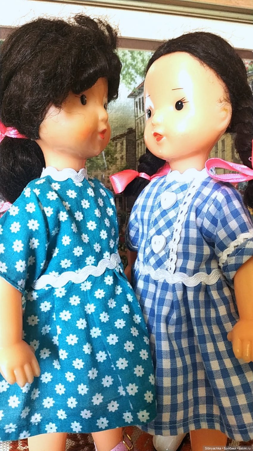 Юляшка и Аришка проверяют летний спортивный инвентарь (фото 3)