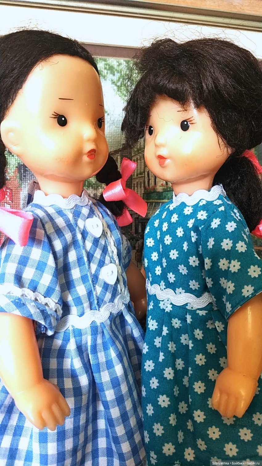 Юляшка и Аришка проверяют летний спортивный инвентарь (фото 2)