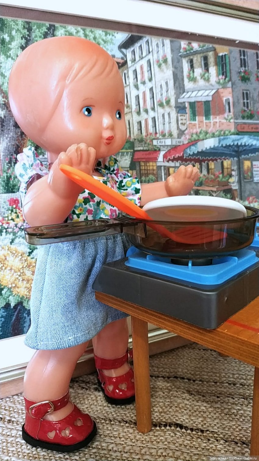 Маруся готовит завтрак — Советские винтажные куклы (СССР): Ленигрушка (фото 10)