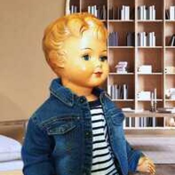 Мальчики тоже любят наряжаться.