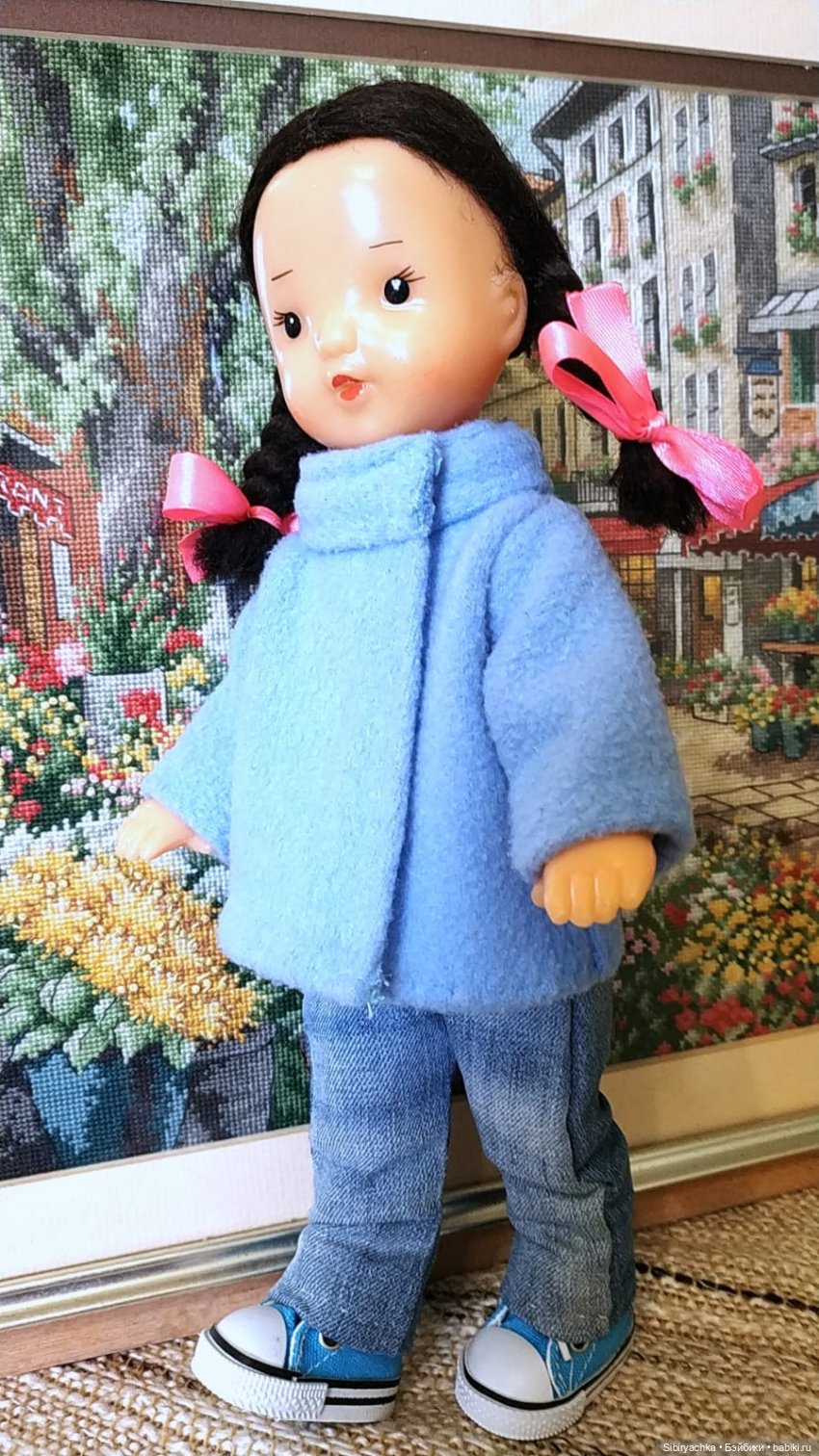 Бело-голубые наряды Юляшки