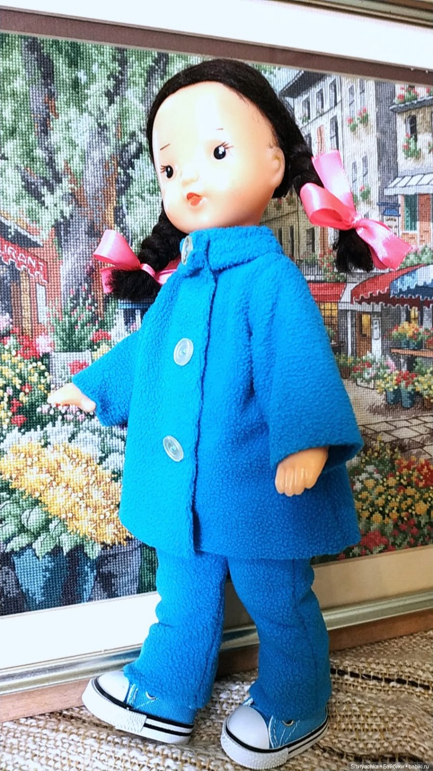 Бело-голубые наряды Юляшки