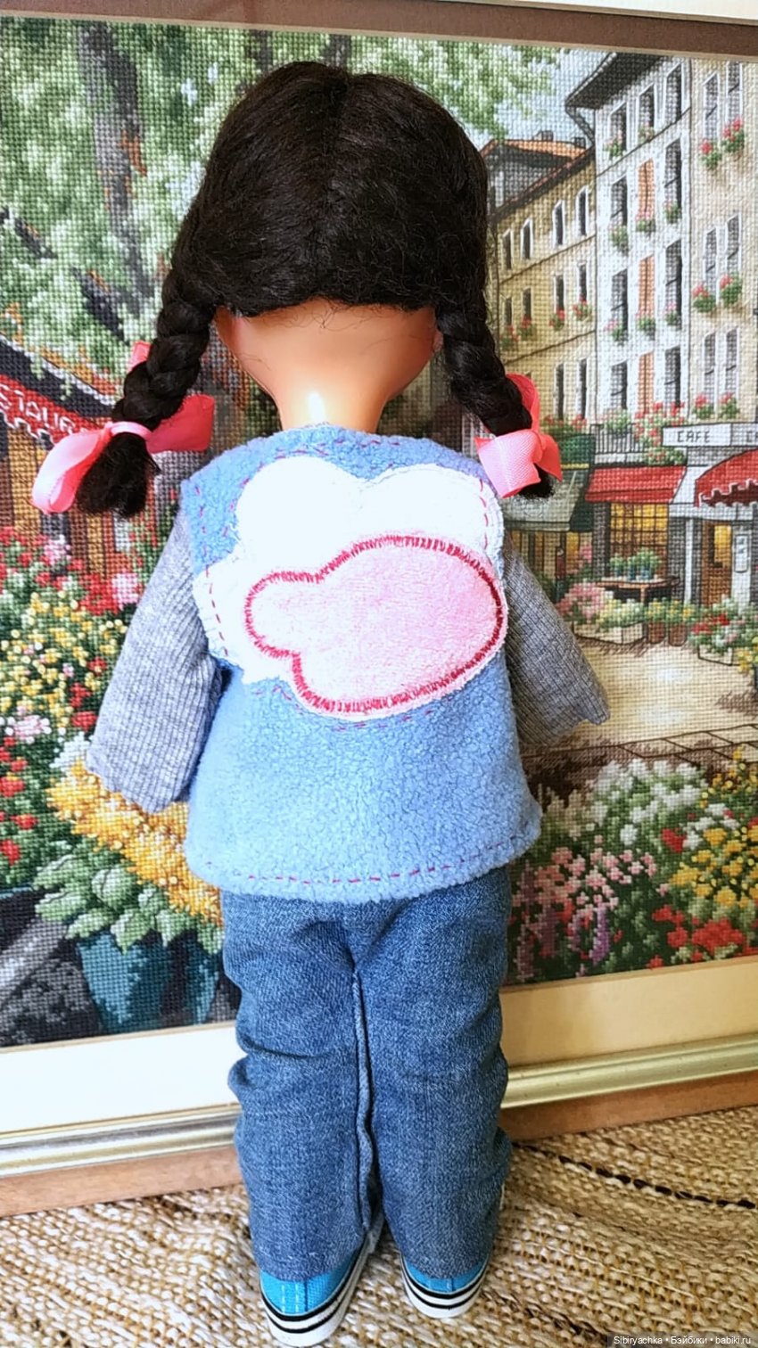 Бело-голубые наряды Юляшки