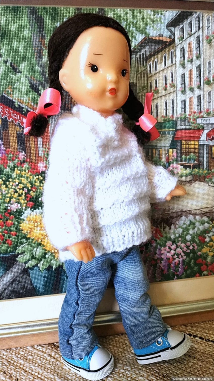 Бело-голубые наряды Юляшки