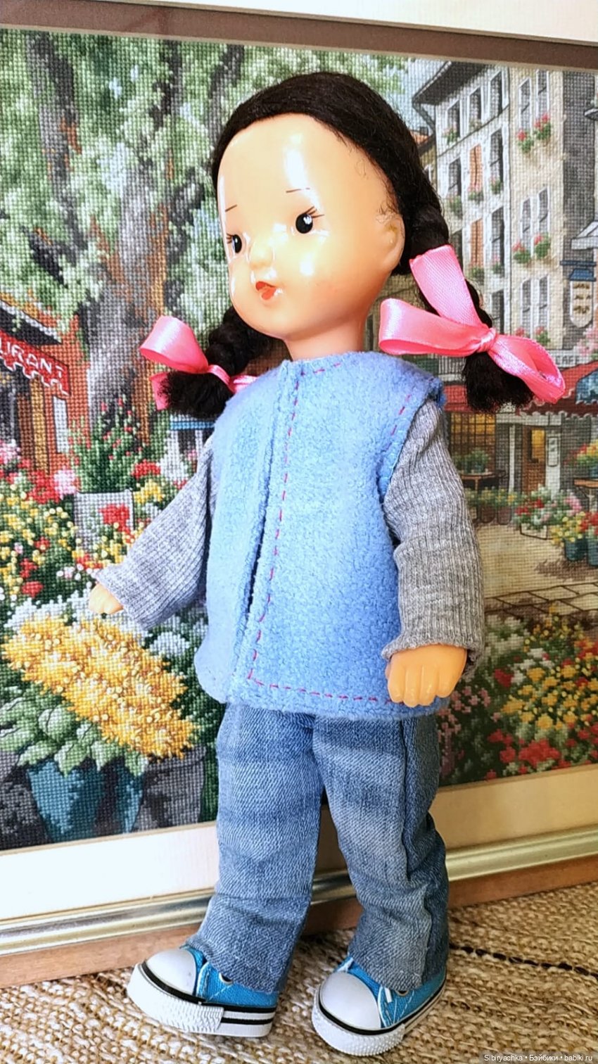 Бело-голубые наряды Юляшки