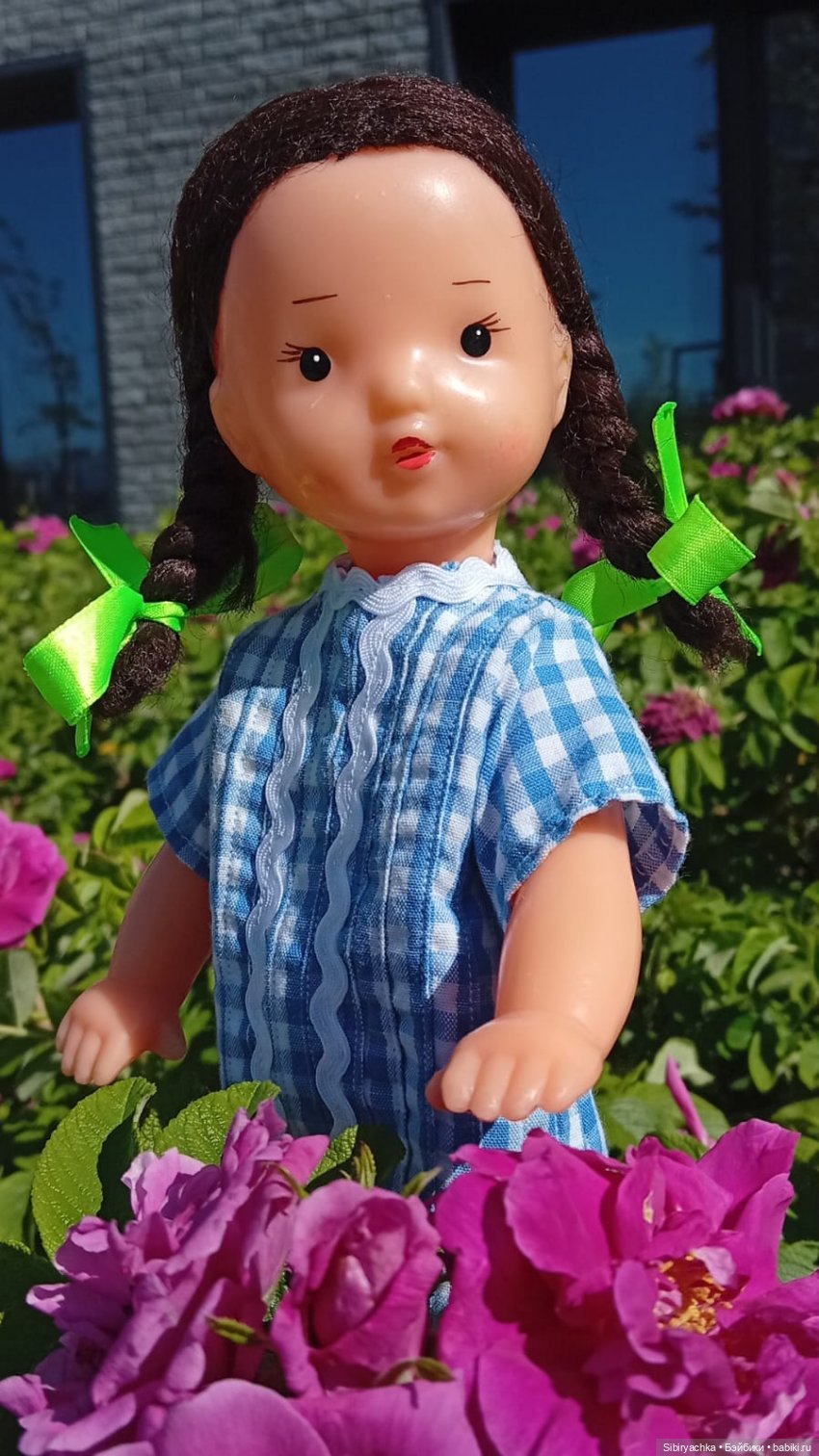 Первая встреча Юляшки и кошечки Мурочки (фото 3)