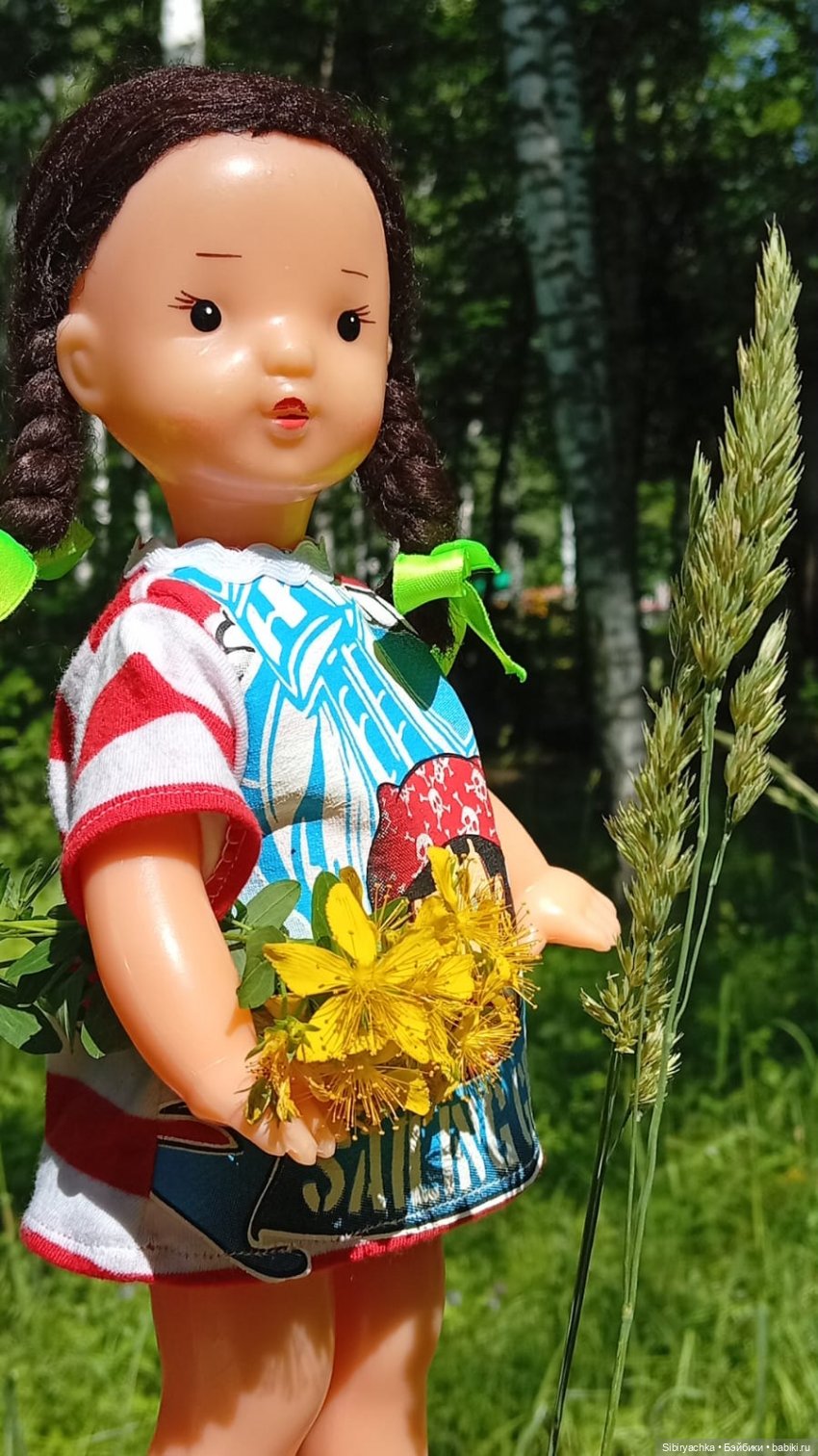Юляшка и Ася гуляют в роще (фото 7)