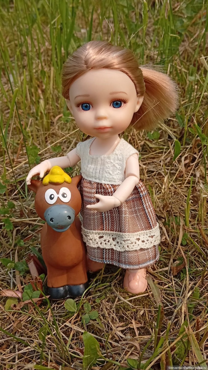 Лизонька и Полина на даче (фото 6)